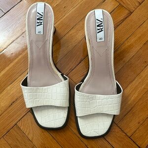 Zara Women's Cream Croc-Pattern Heels